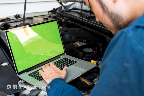 使用筆記本電腦進(jìn)行汽車檢測(cè) 汽車電腦板維修培訓(xùn)的核心技能